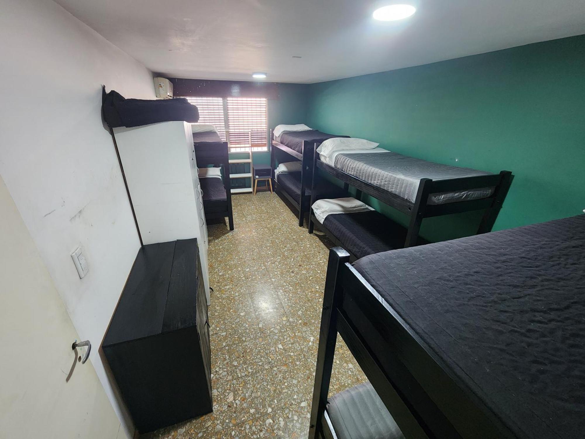 Chill Inn Hostel Мендоса Екстериор снимка